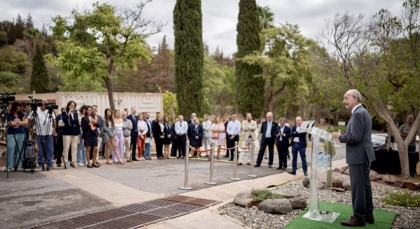 Málaga implanta en el cementerio de San Gabriel el mayor parque solar de la red municipal