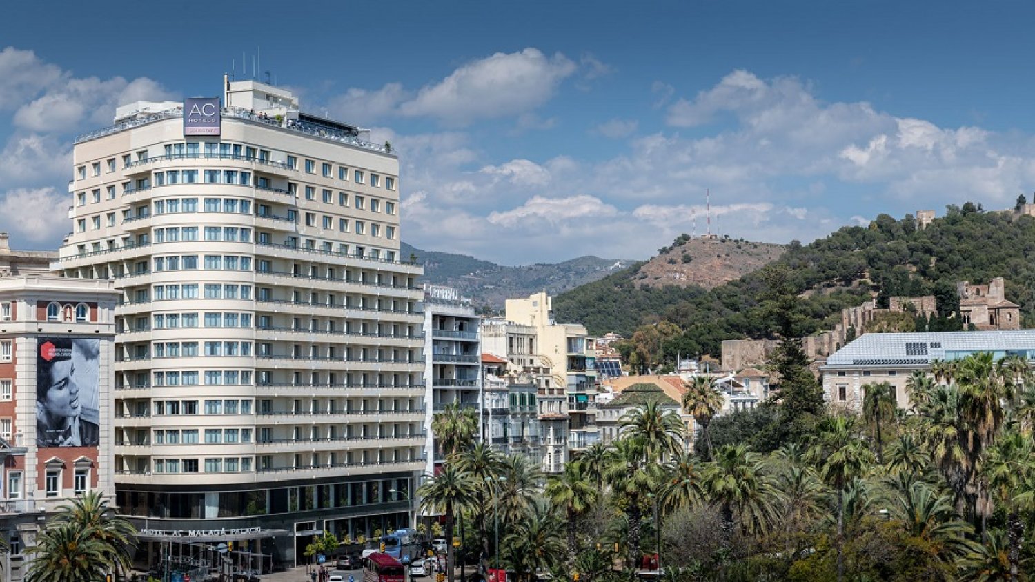 La Costa del Sol recibe de enero a agosto un 4,8% más de viajeros hoteleros que en 2019 