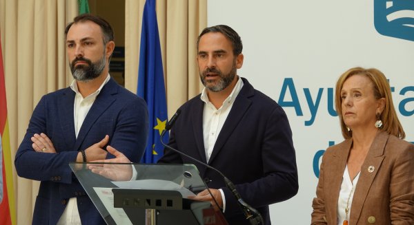 Pérez reta a De la Torre: 'O elimina la subida del agua o se va a encontrar un pleno extraordinario tras otro'