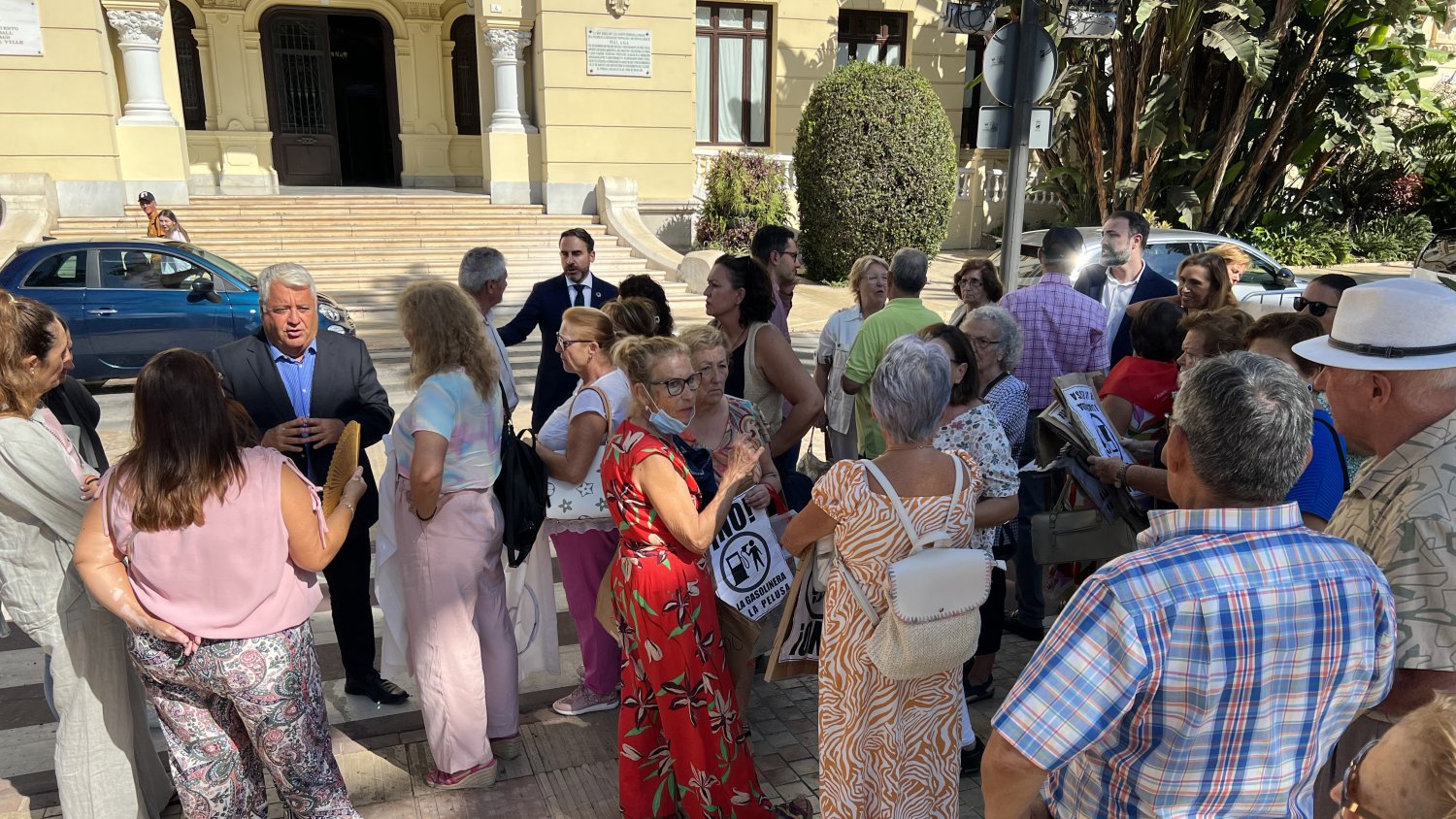 El PSOE lamenta que De la Torre 'obligue a miles de familias a sufrir gasolineras a 20 metros de sus casas'
