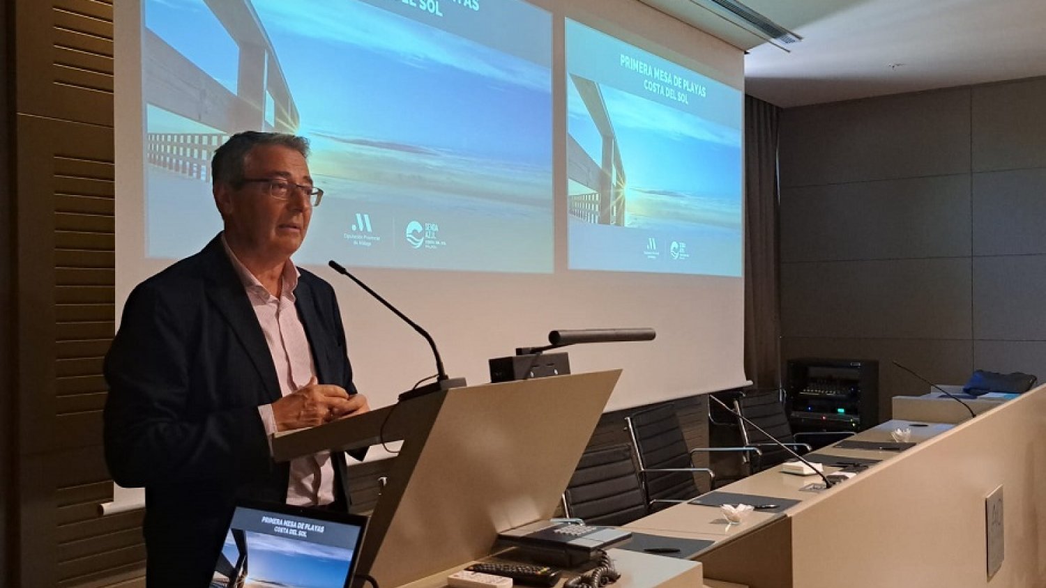 Turismo Costa del Sol, asociaciones turísticas y ayuntamientos costeros abordan problemas del litoral 