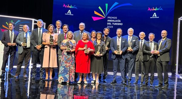 Ronda recibe el premio de 'Destino Turístico de Excelencia' de la Junta de Andalucía