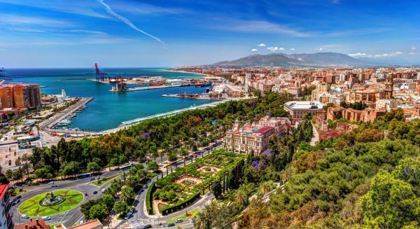 La estancia media durante agosto en Málaga alcanza la mayor cifra del 2023: 2,52 días