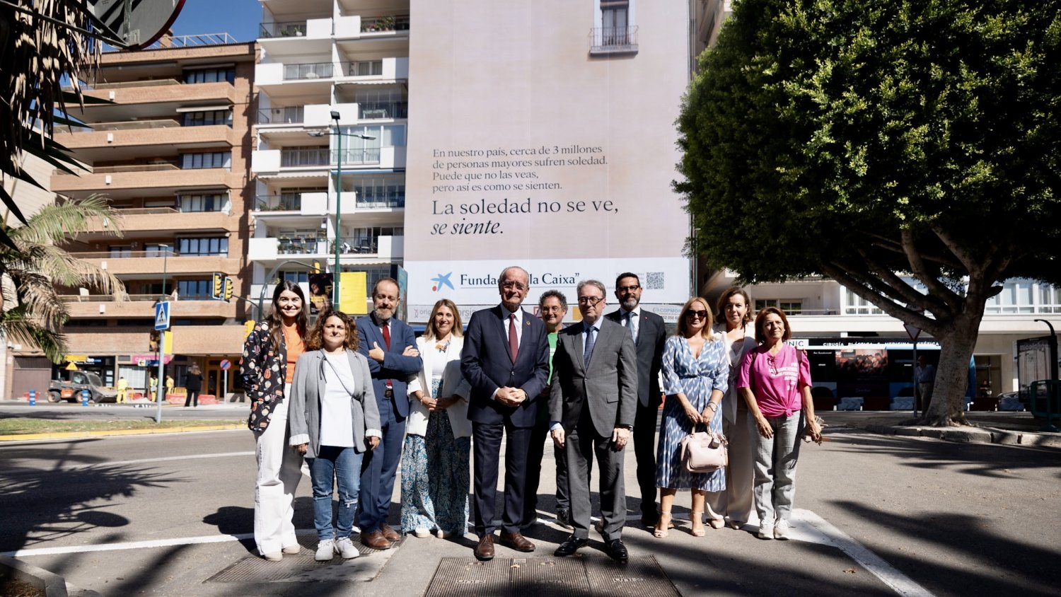 Fundación 'la Caixa' y Ayuntamiento de Málaga impulsan una acción para visibilizar la soledad de los mayores
