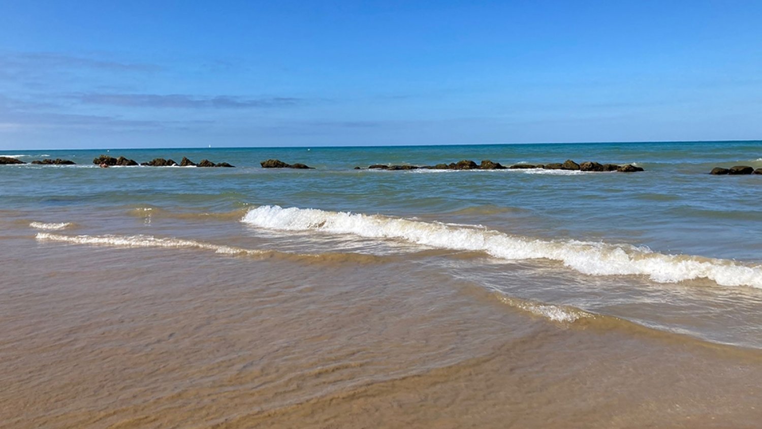 Las aguas de baño de las playas del litoral andaluz mantienen niveles de calidad aptos