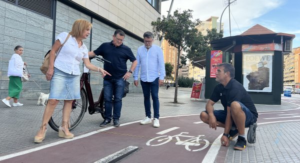 El PSOE y Ruedas Redondas denuncian la 'trampa mortal' del nuevo carril bici de Héroe de Sostoa