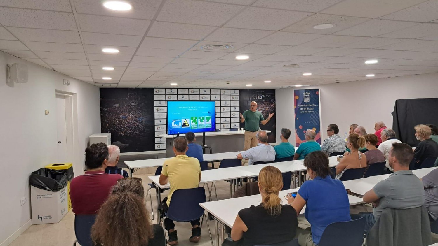 Clubes y entidades náuticas de Málaga reciben formación en autoprotección ante alertas por maremotos 