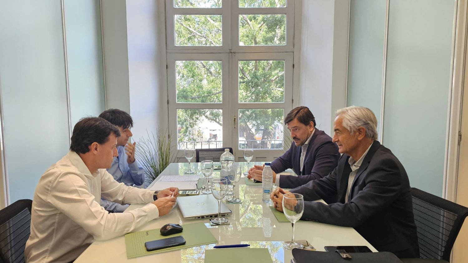 Rincón de la Victoria impulsa la búsqueda de soluciones para el transporte interurbano con Málaga