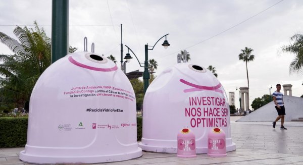 Málaga apoya la investigación contra el cáncer de mama a través de la iniciativa 'Recicla vidrio por ellas'