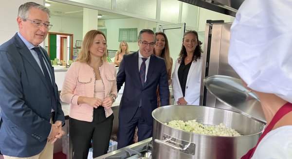 La Junta de Andalucía impulsa 10 nuevos comedores con cocina propia en colegios de Málaga