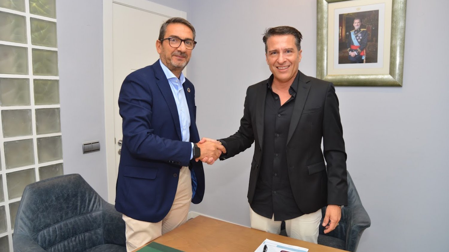 Junta de Andalucía y Ayuntamiento de Torrox convenian los terrenos del futuro Centro de Estancia Diurna  