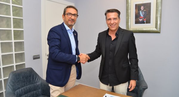 Junta de Andalucía y Ayuntamiento de Torrox convenian los terrenos del futuro Centro de Estancia Diurna  