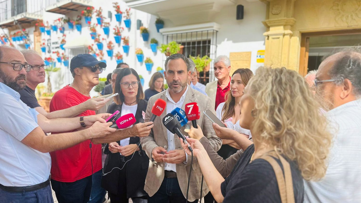 El PSOE acusa al PP de comprar voluntades para hacerse con la Alcaldía de Mijas