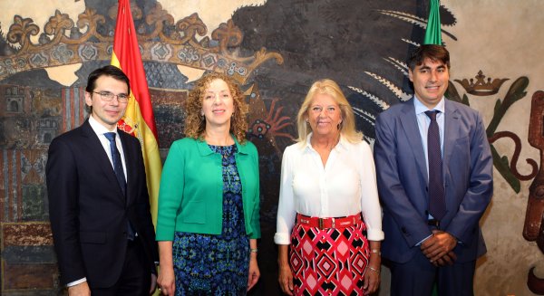 Marbella recibe a la embajadora de Lituania en España para estrechar lazos comerciales y culturales entre ambos destinos 