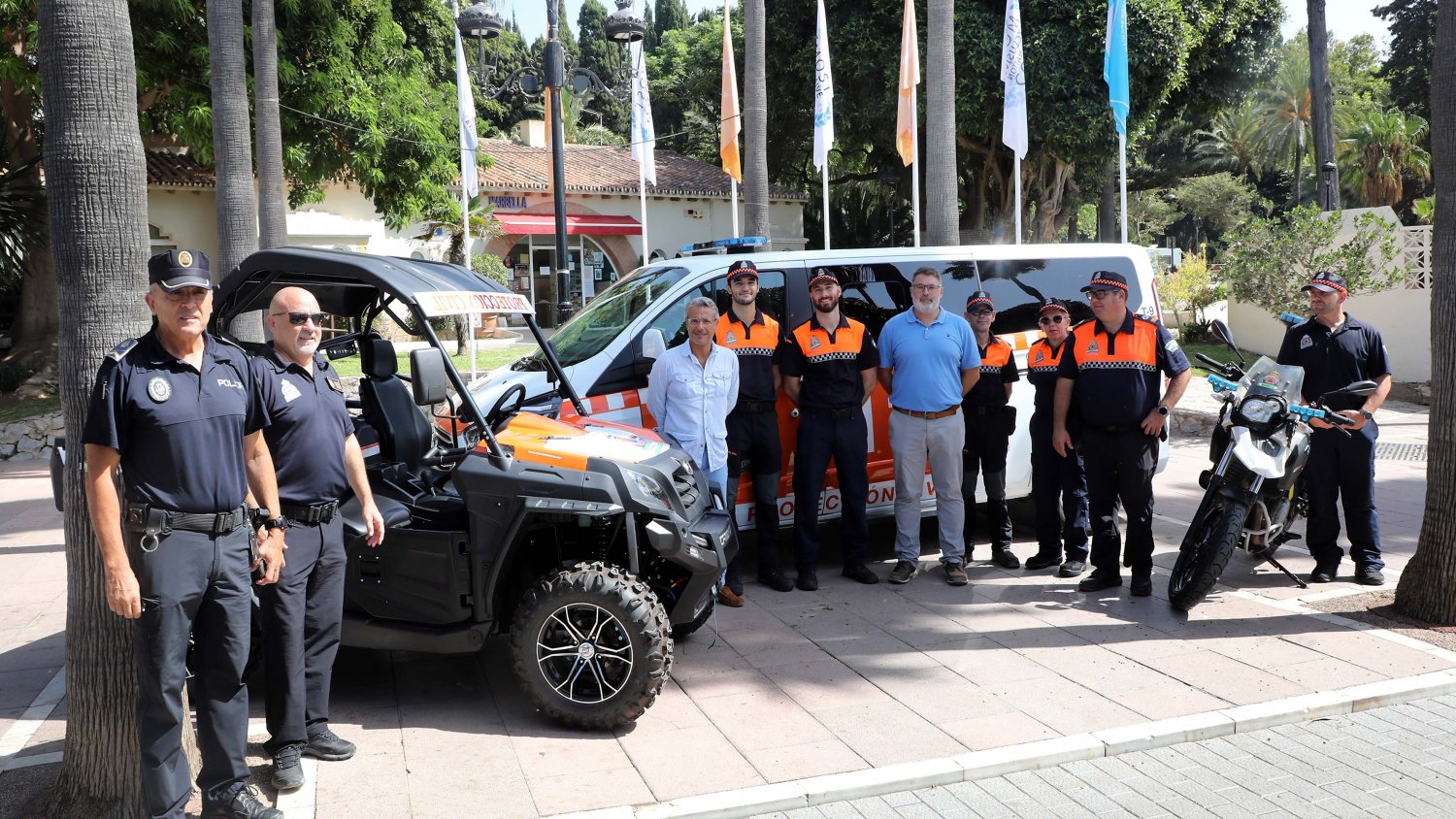 Marbella incrementa la flota de vehículos de Protección Civil con una furgoneta, un buggie y dos motos