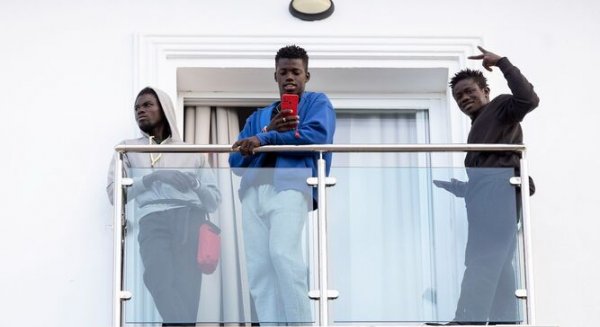 El concejal del PP en Torrox se disculpa por sus polémicas palabras sobre los migrantes