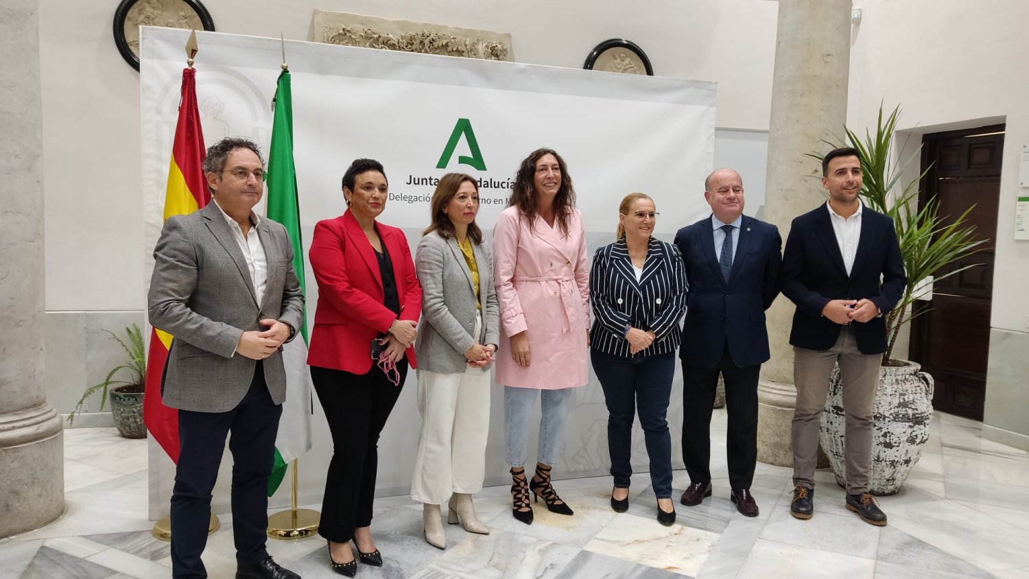 La Junta de Andalucía y alcaldes de Málaga firman un convenio para favorecer la conciliación
