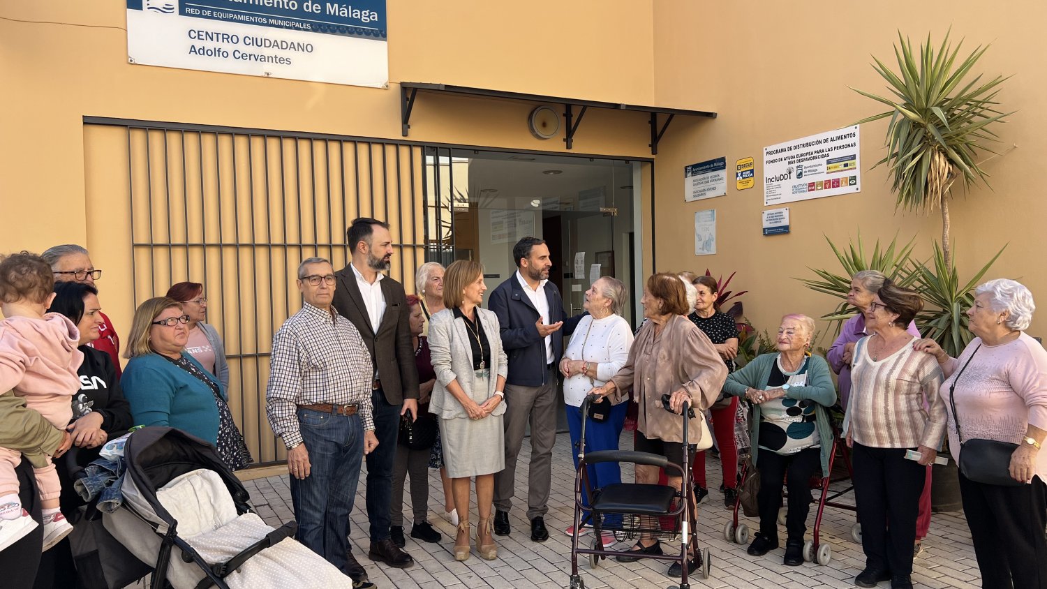 PSOE pide al Ayuntamiento de Málaga “que saque del abandono a la barriada de Dos Hermanas”