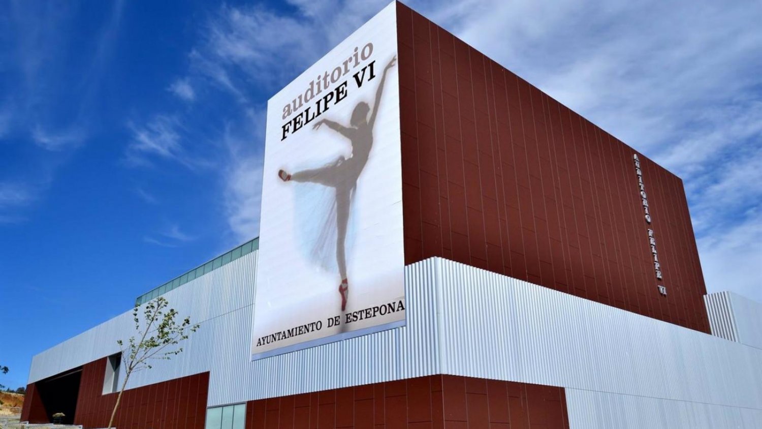 Estepona acoge la comedia teatral ‘Ménage à Trois’ con Rafa Blanca, Patri Psicóloga y Pere Estupinyà