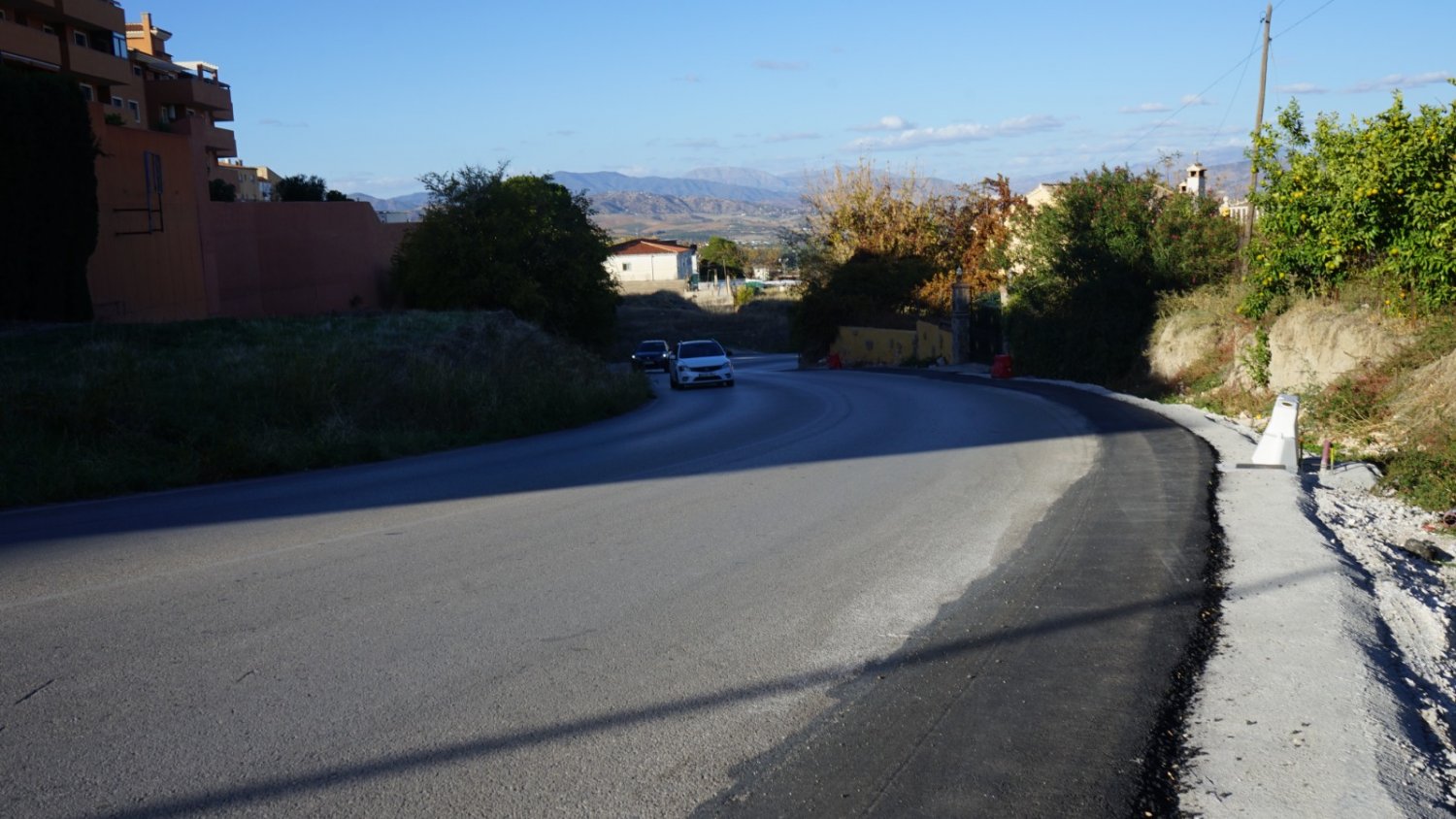 Finalizan las obras de renovación de la red de agua en la Av. Fuengirola de Coín que financia Diputación de Málaga