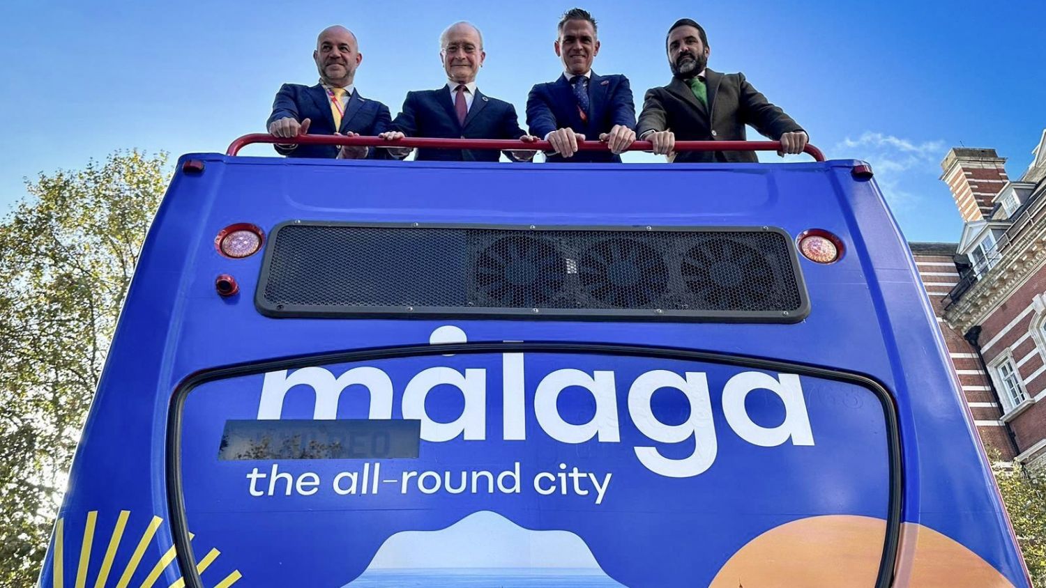 El Ayuntamiento de Málaga se muestra en los autobuses de Londres con Picasso como atractivo principal