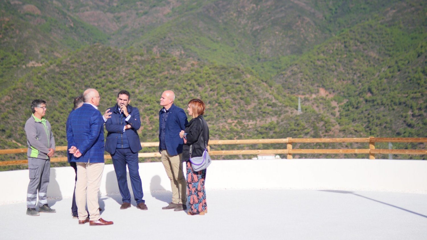 Abierto al público el Mirador de Los Jarales en Istán gracias al Plan de Inversiones de la Mancomunidad