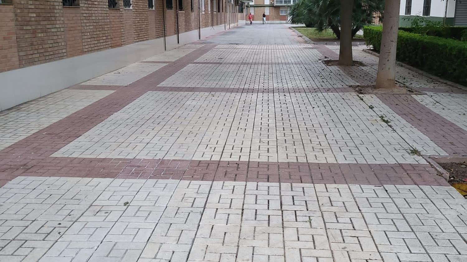 Servicios Operativos del Ayuntamiento de Málaga niegan la falta de limpieza en Puerta Blanca 