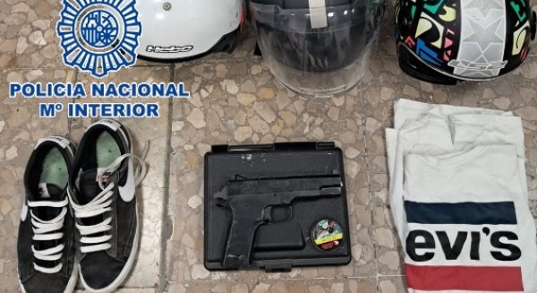 Detenidos dos hombres por sendos robos de móviles y un tercer asalto a un restaurante de comida rápida