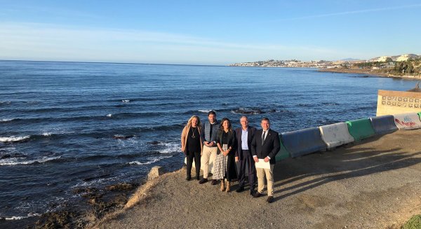 La Diputación y Mijas retoman la cooperación para impulsar los tramos pendientes de la Senda Litoral