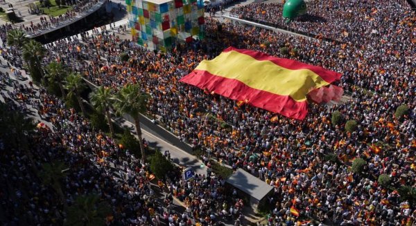 Unas 52.000 personas acuden a la concentración por la igualdad y contra la amnistía en Málaga   