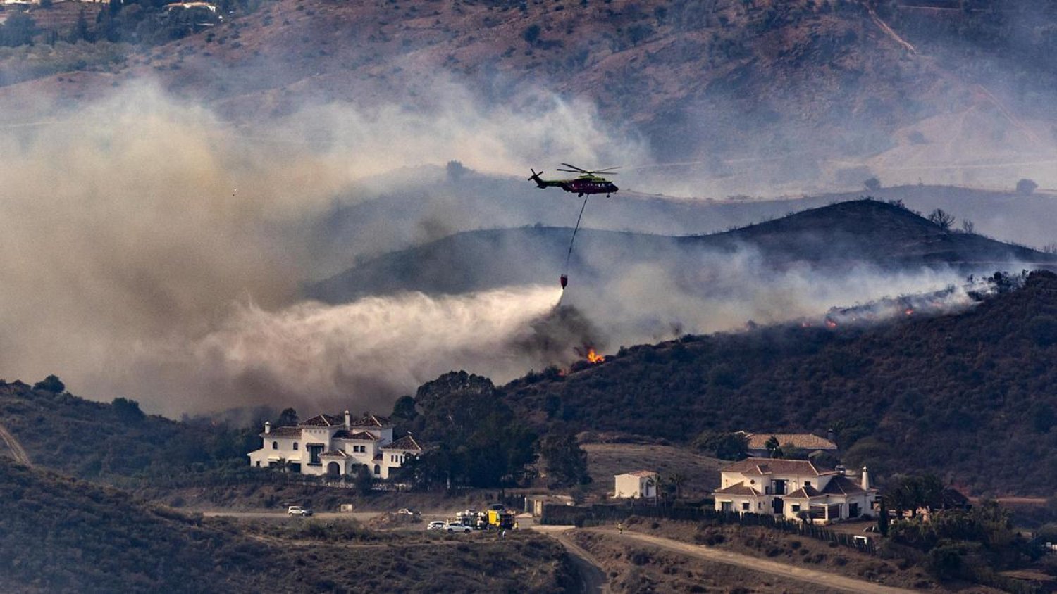 25 efectivos terrestres siguen trabajando en el incendio de Mijas, ya estabilizado y con menos viento