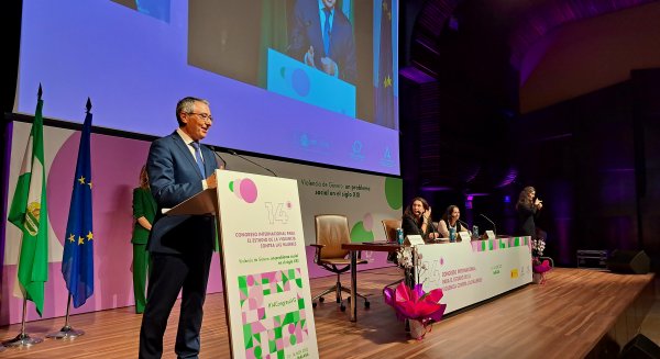 La Diputación de Málaga defiende el no escatimar en medios ni servicios para combatir la violencia de género 