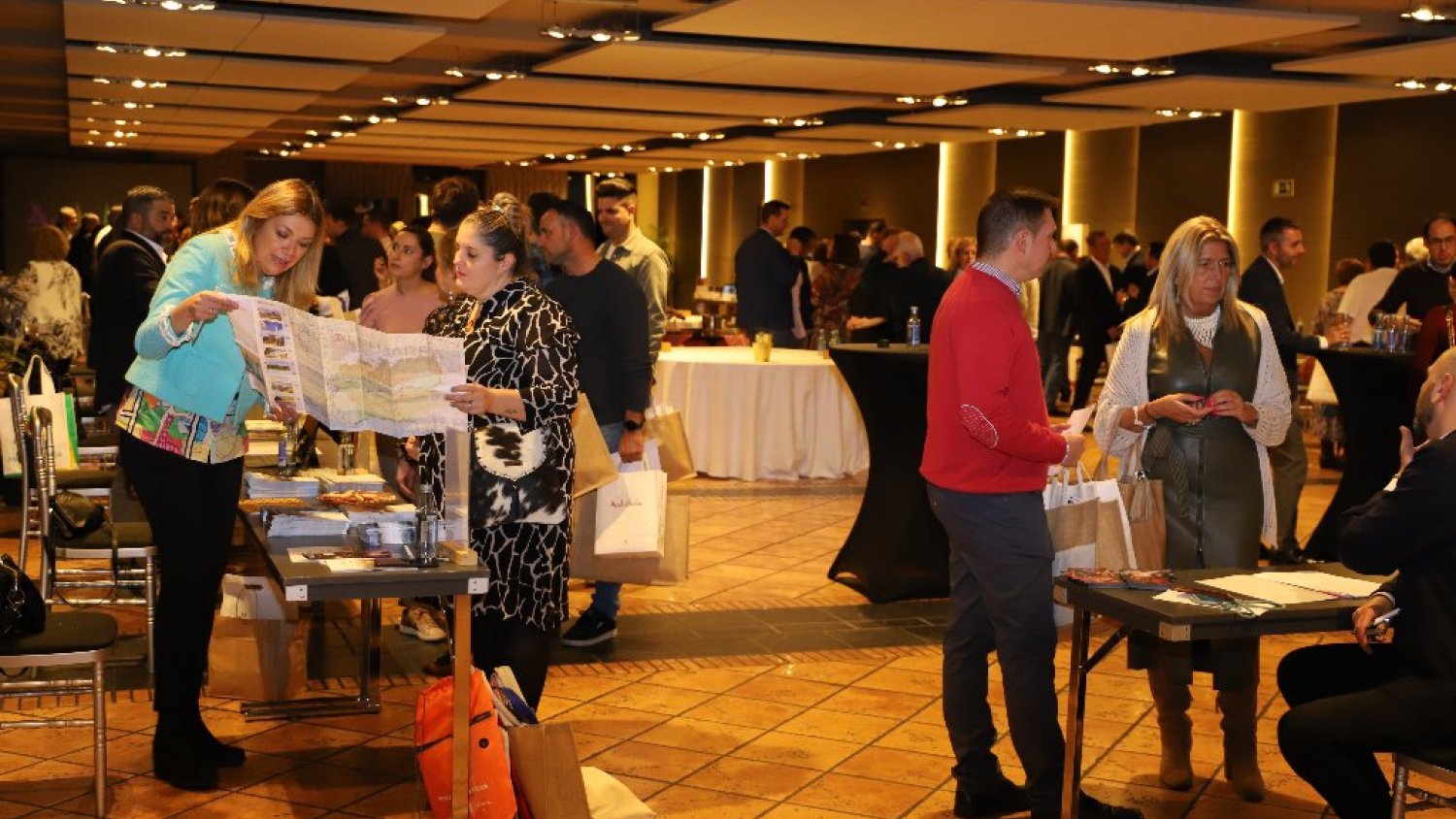 Andalucía presenta a más de 80 agentes de Castilla y León las propuestas del destino para 2024