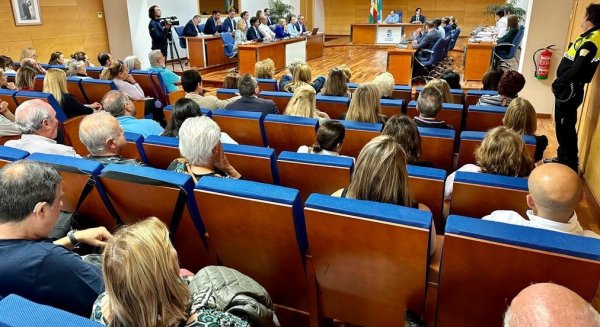 Fuengirola rechaza la amnistía y convoca una protesta en defensa del Estado de Derecho el 19 de noviembre
