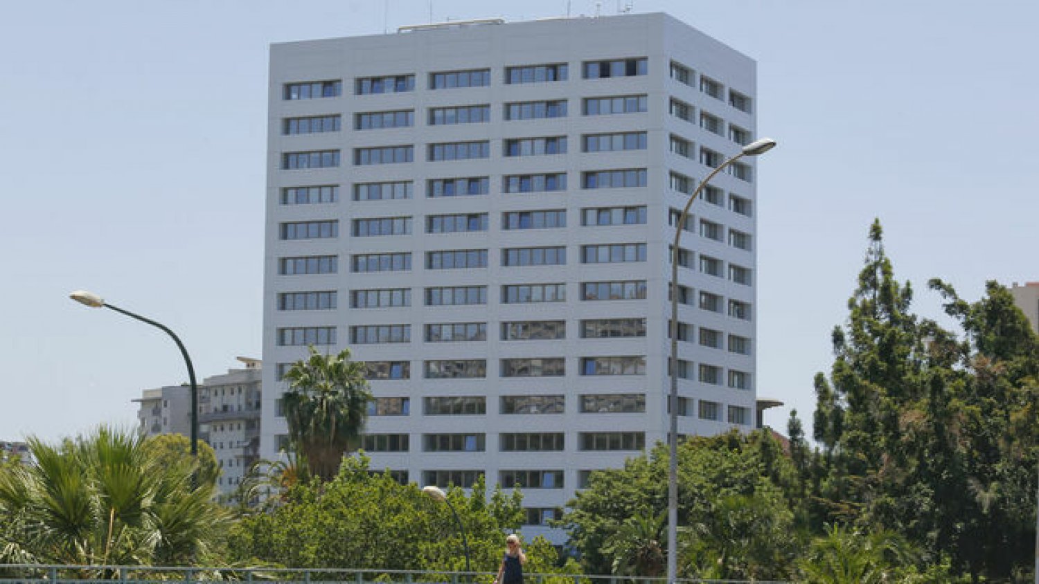 CCOO se muestra satisfecha porque la Junta por fin anuncie inversiones en el edificio blanco de Málaga