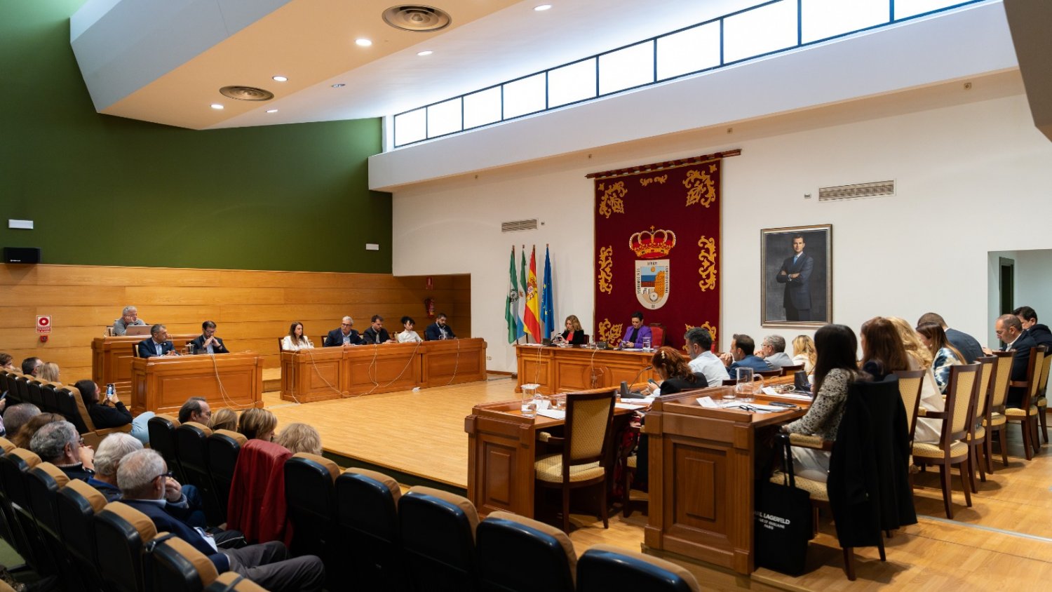 Torremolinos rechaza la ley de amnistía y el «lawfare» y defiende el Estado de Derecho