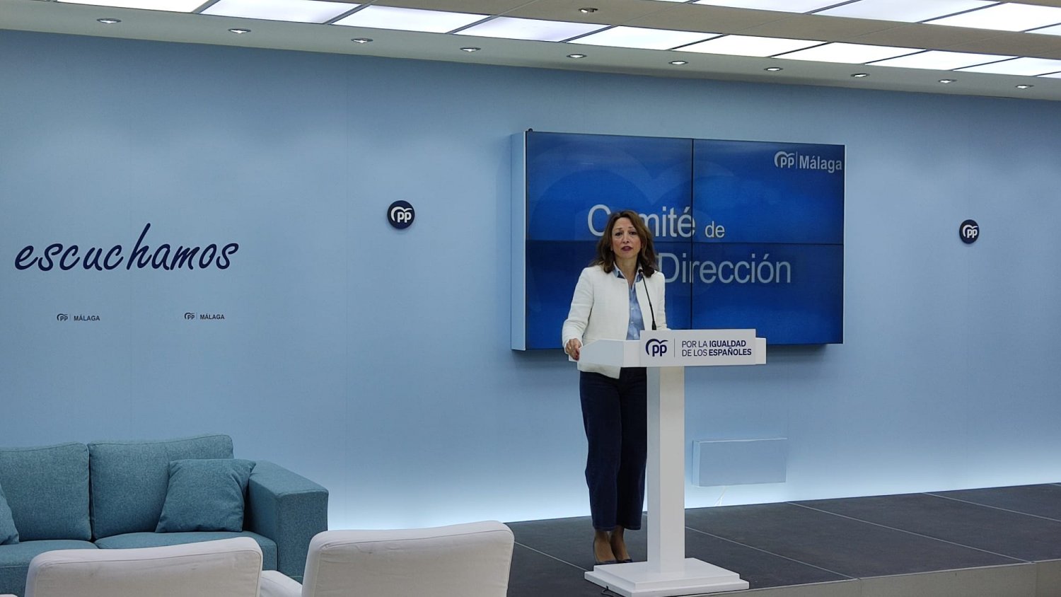 Patricia Navarro: “No podemos quedarnos de brazos cruzados ante los ataques de Sánchez a la Constitución”