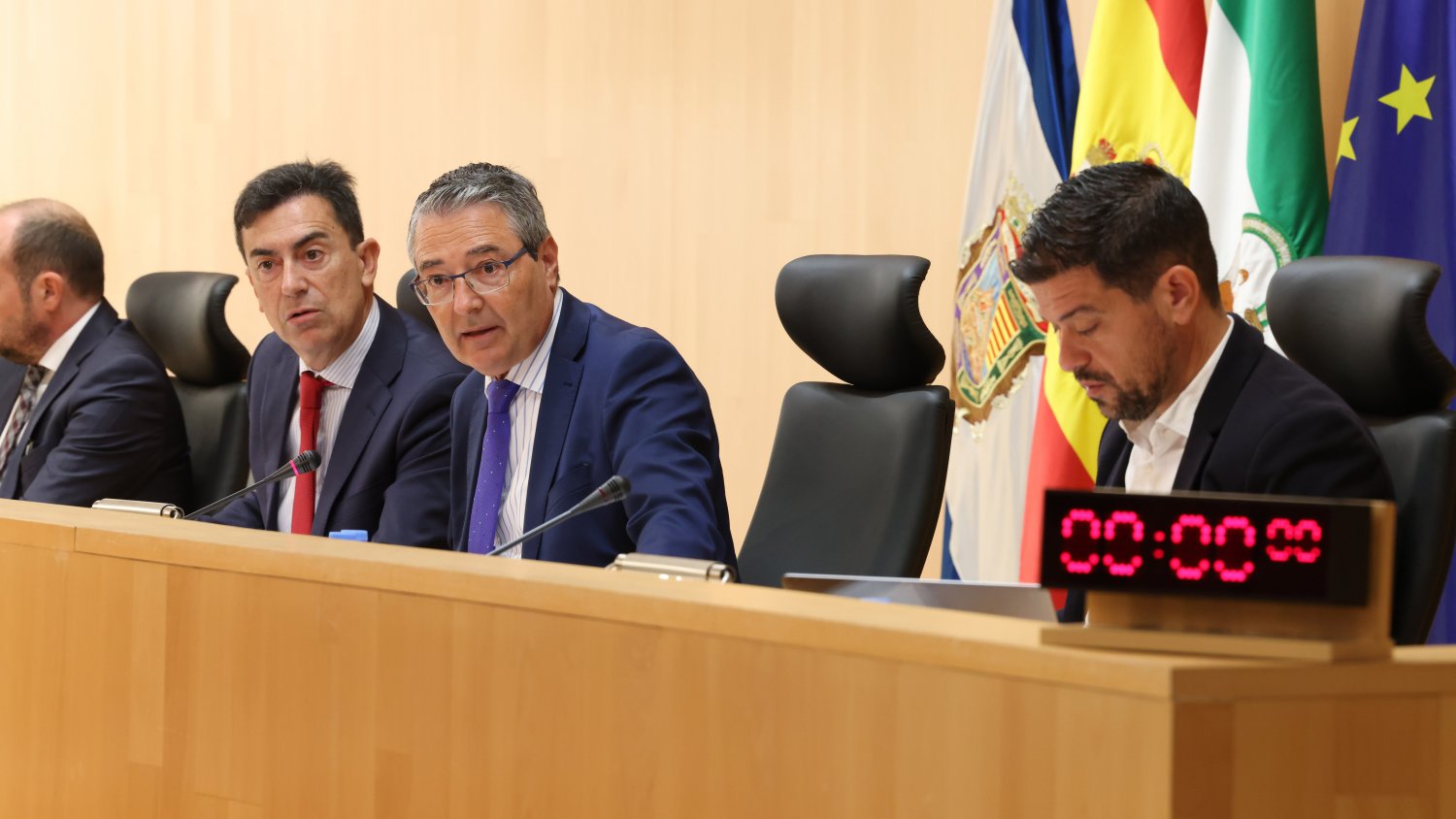 Salado defiende que las cuentas de la Diputación para 2024 hacen frente a retos como la sequía y la movilidad