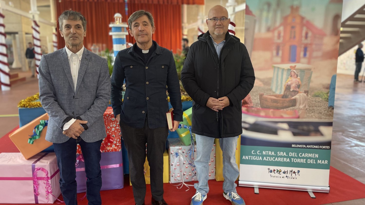 El gran Belén de Torre del Mar abre sus puertas con casi 2.000 figuras y un cauce de más de 20 metros de río