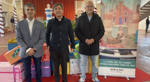 El gran Belén de Torre del Mar abre sus puertas con casi 2.000 figuras y un cauce de más de 20 metros de río