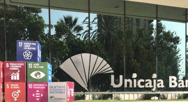 Unicaja Banco y Adecco trabajan para impulsar inclusión laboral de mujeres víctimas de violencia de género