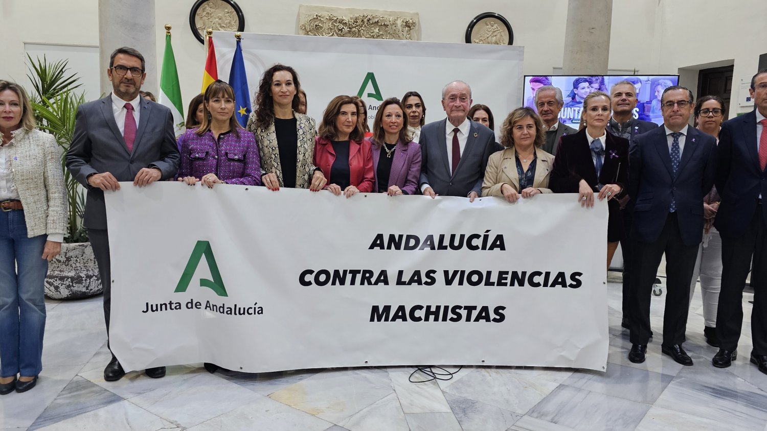 La Junta insta a luchar contra la violencia de género 'juntas y juntos' y proteger a los huérfanos