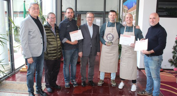 El restaurante Los Patios de Beatas en Málaga gana el VII Concurso de Cocina de Chivo Lechal 'La Carta Malacitana'