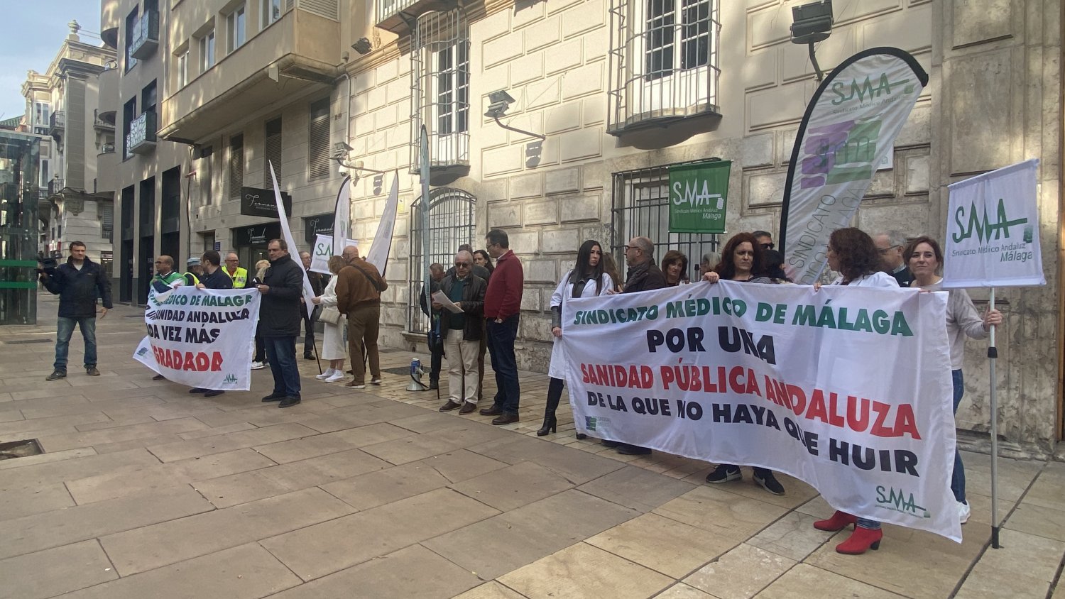 Los médicos se concentran contra “una sanidad cada vez más degradada” en Andalucía 