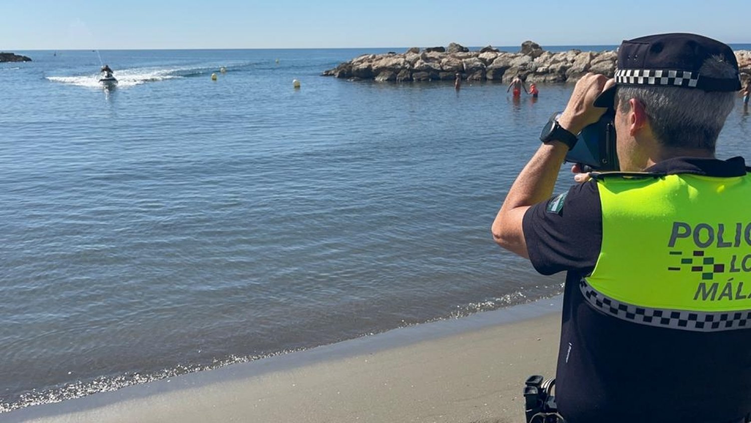 La Policía Local, Servicio Marítimo de la Guardia Civil y Capitanía Marítima unen esfuerzos para controlar embarcaciones