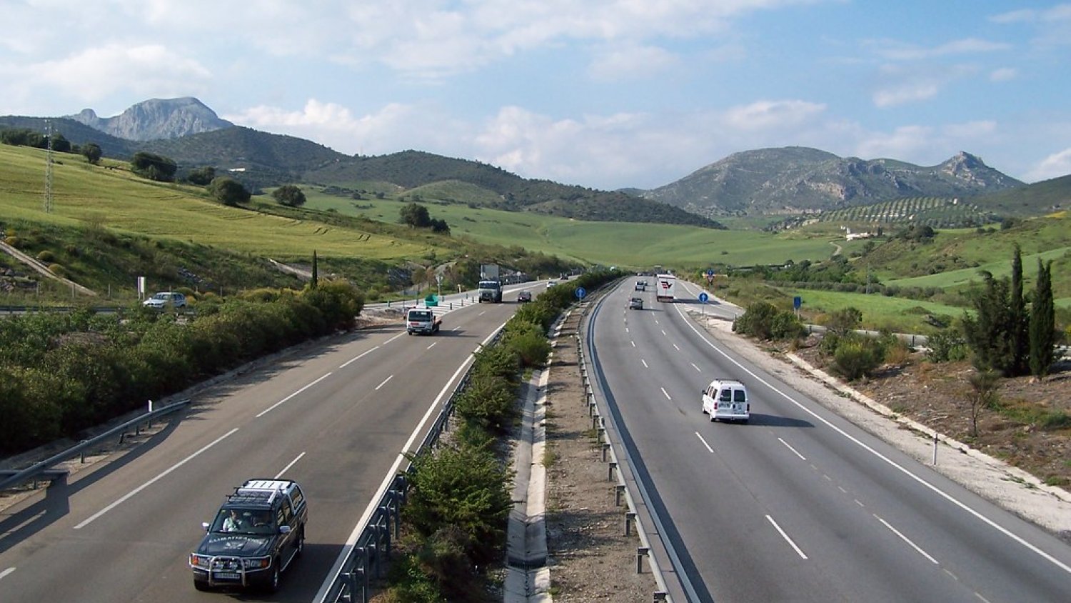 Fundación Unicaja presenta en Málaga un libro sobre la historia e impacto de la carretera de Las Pedrizas