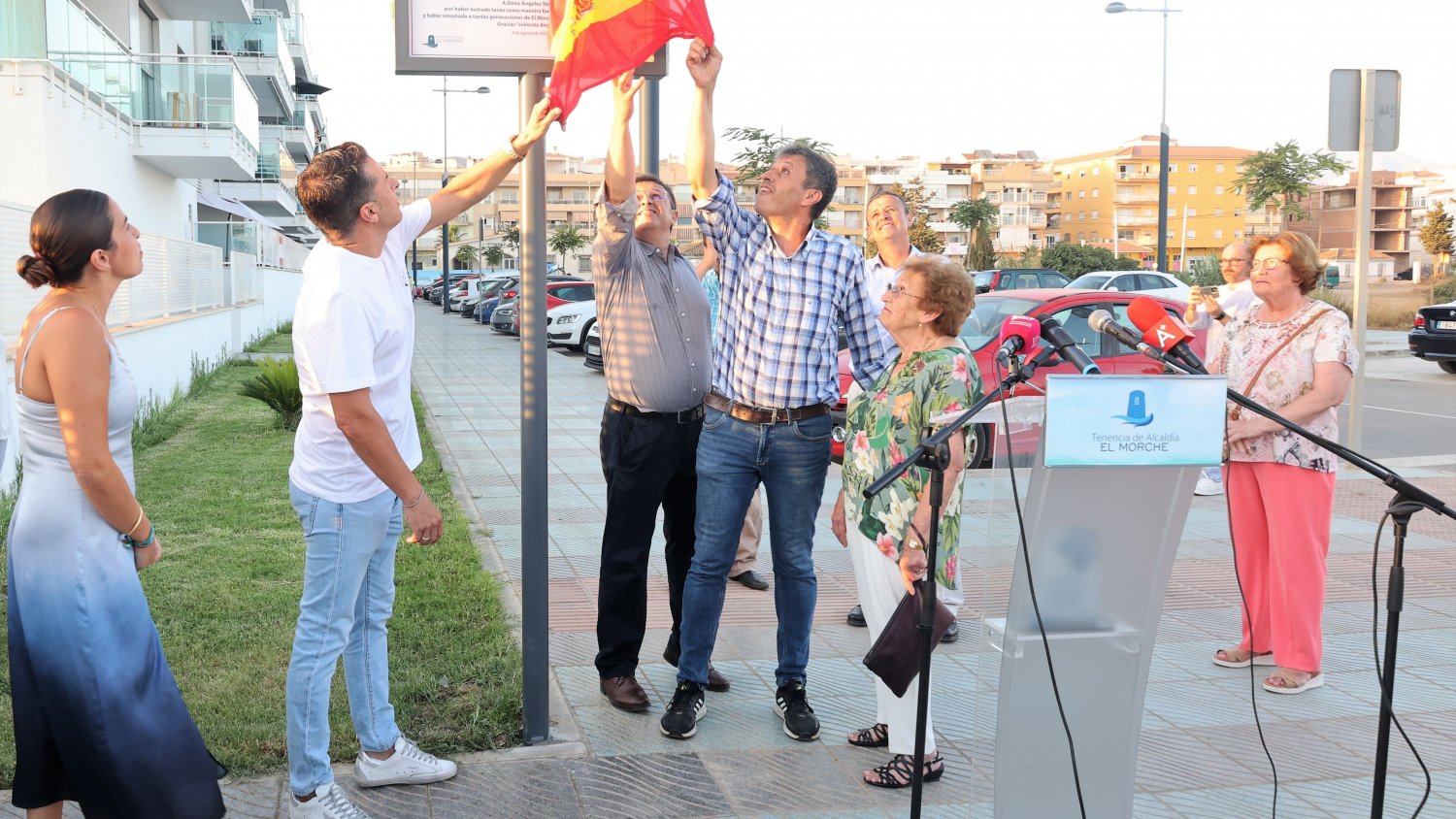 El Morche rinde homenaje a la 'señorita Angelita' con la inauguración de una calle con su nombre