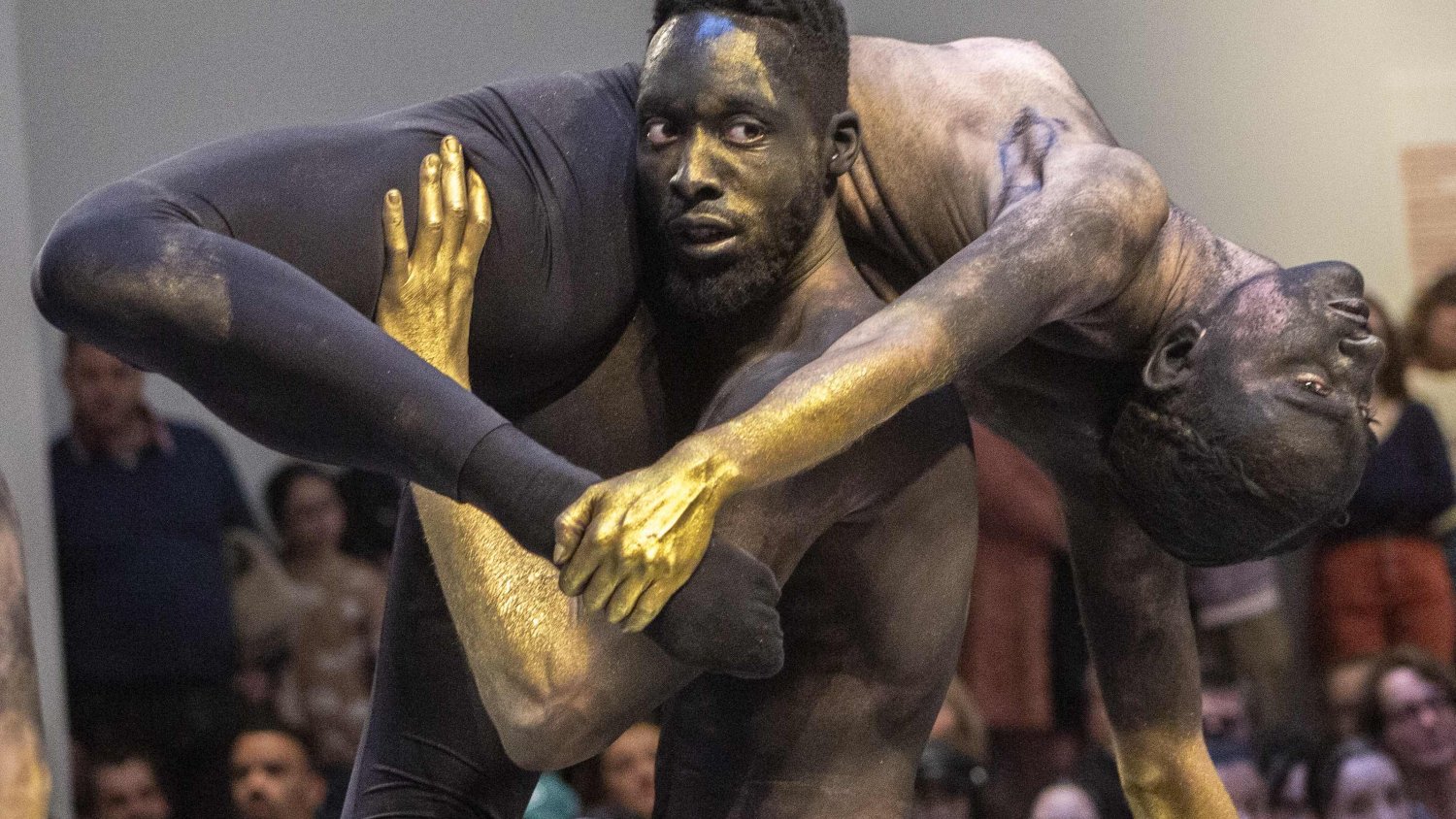 Fusionan la danza contemporánea con las obras de Picasso en la pieza ‘Pica, el minotauro y sus musas’