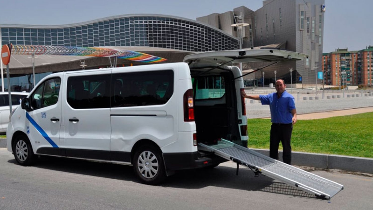 Abierto en Málaga el plazo para solicitar la adaptación de taxis a 5 plazas + 1 para personas con movilidad reducida