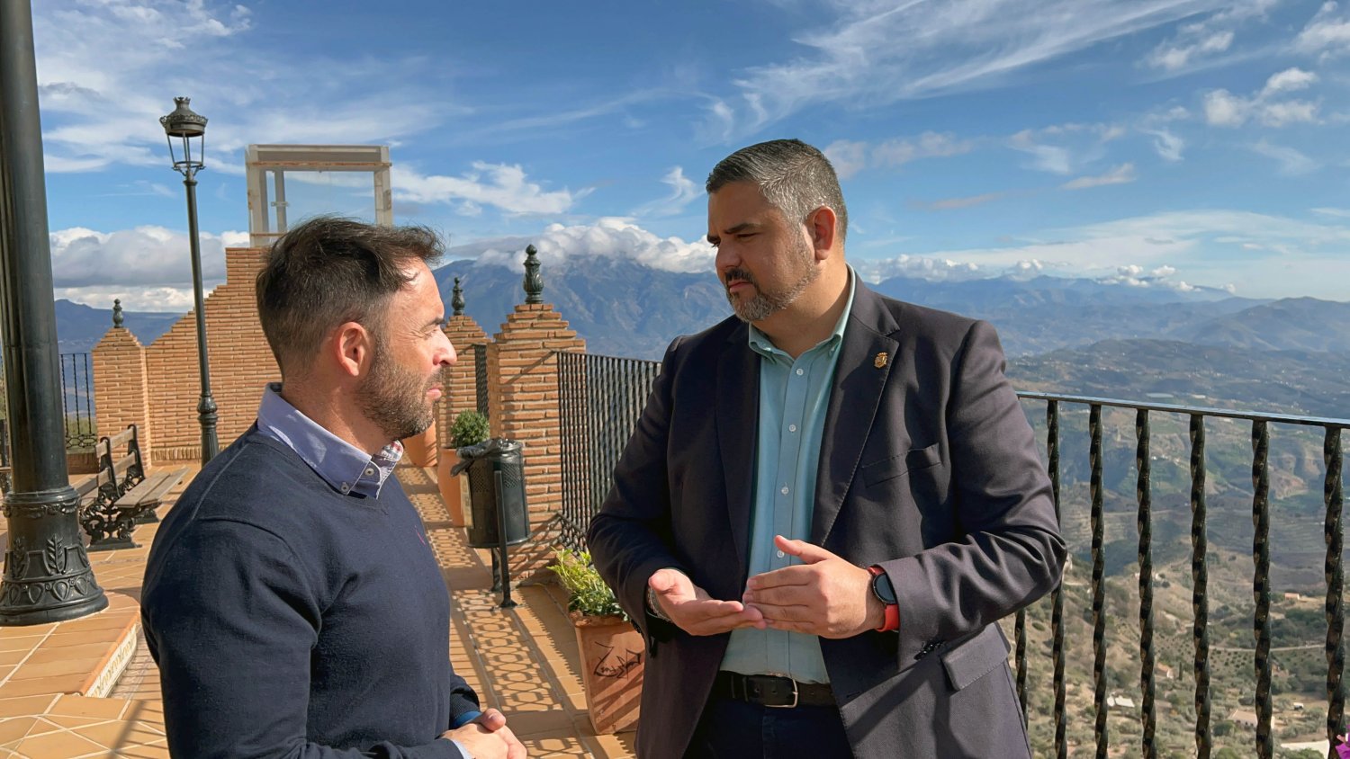 El PSOE pide a la Diputación que colabore con Comares para impulsar el turismo en el municipio